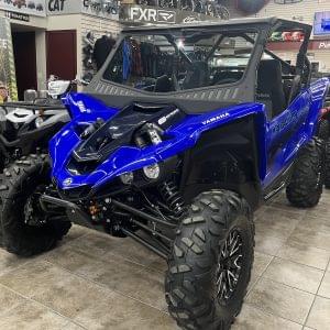 PARE-BRISE EN VERRE AVEC ENSEMBLE COMPLET D'ESSUIE GLACE ET DE LAVE GLACE YAMAHA YXZ | 2019-2025 (Pare-brise avant)