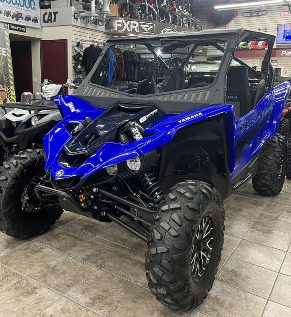 PARE-BRISE EN VERRE AVEC ENSEMBLE COMPLET D'ESSUIE GLACE ET DE LAVE GLACE YAMAHA YXZ | 2019-2025 (Pare-brise avant)