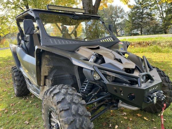 PARE-BRISE EN VERRE AVEC ENSEMBLE COMPLET D'ESSUIE GLACE ET DE LAVE GLACE YAMAHA YXZ | 2019-2025 (Pare-brise avant) – Image 3