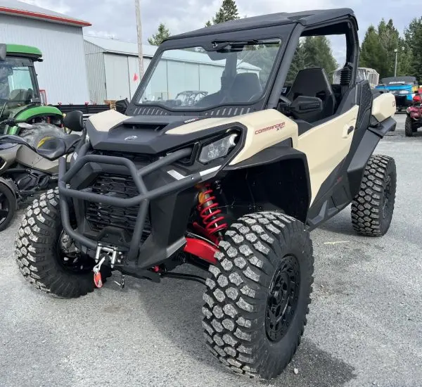 Can-Am Commander Windshield