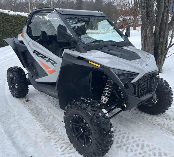 PARE-BRISE EN VERRE AVEC ENSEMBLE COMPLET D'ESSUIE GLACE ET DE LAVE GLACE POLARIS RZR PRO XP | 2020-2024 (pare-brise avant)