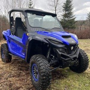 PARE-BRISE EN VERRE AVEC ENSEMBLE COMPLET D'ESSUIE GLACE ET DE LAVE GLACE YAMAHA RMAX X2 - X4 | 2021-2024 (Pare-brise avant)