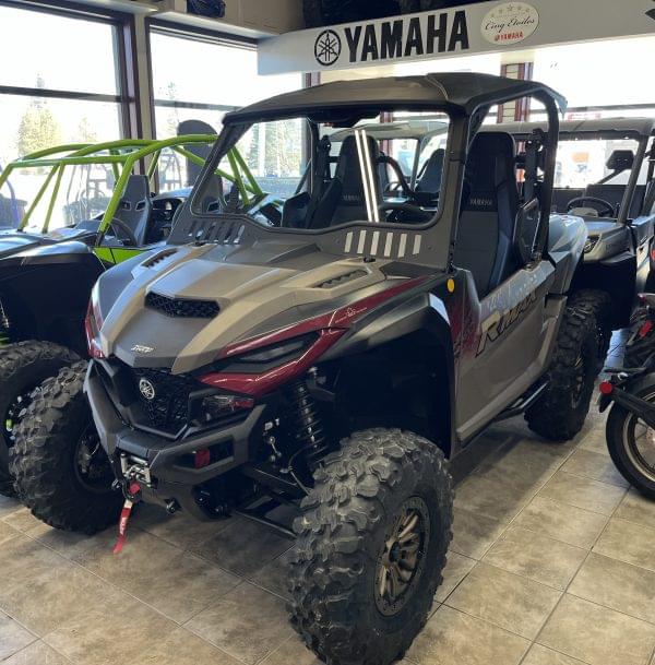 PARE-BRISE EN VERRE AVEC ENSEMBLE COMPLET D'ESSUIE GLACE ET DE LAVE GLACE YAMAHA RMAX X2 - X4 | 2021-2024 (Pare-brise avant) - Image 3