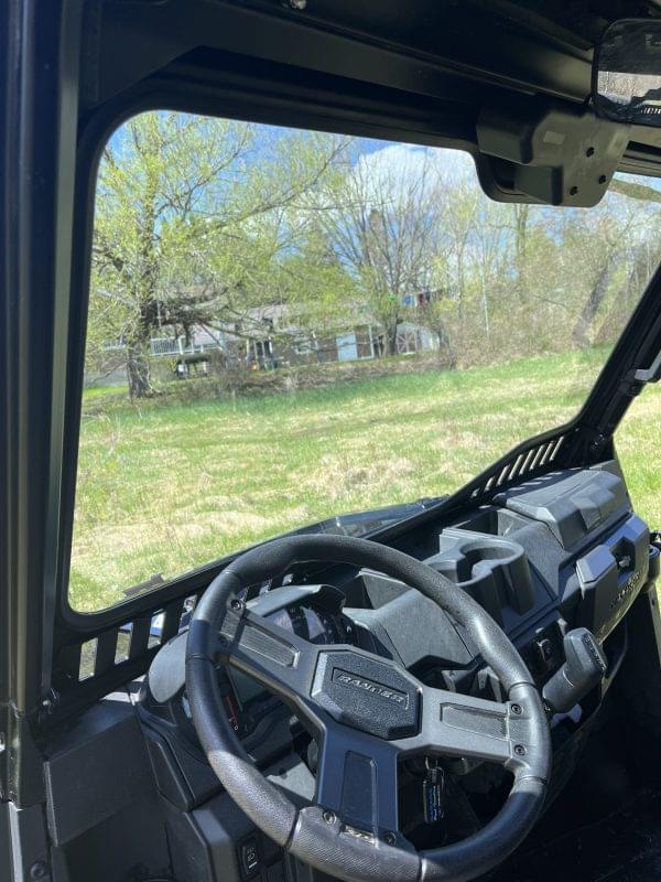 PARE-BRISE EN VERRE AVEC ENSEMBLE COMPLET D'ESSUIE GLACE ET DE LAVE GLACE POLARIS RANGER XP 1000 | 2018-2025 (Pare-brise avant) - Image 3